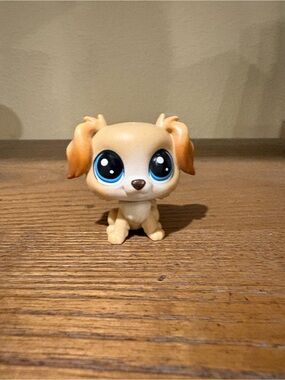 Littlest Pet Shop Tan & Blue Puppy Figure